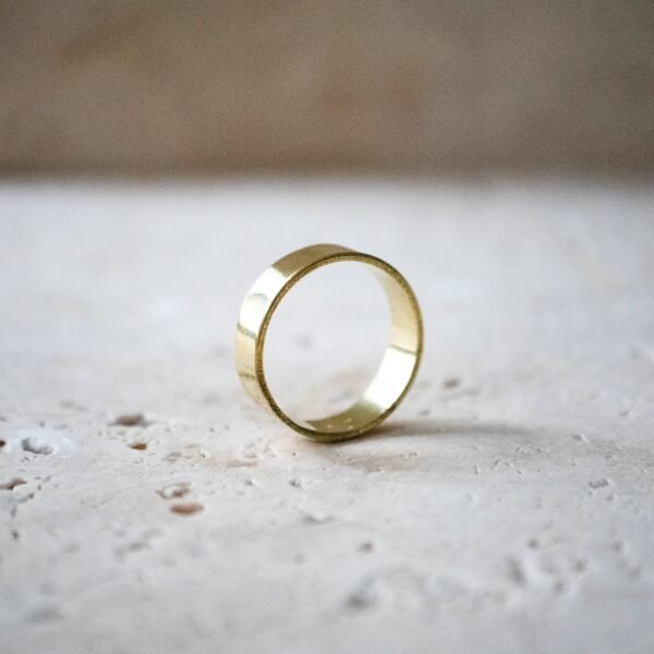 Breiter simpler Ring aus Messing gold handgemacht – Bild 6
