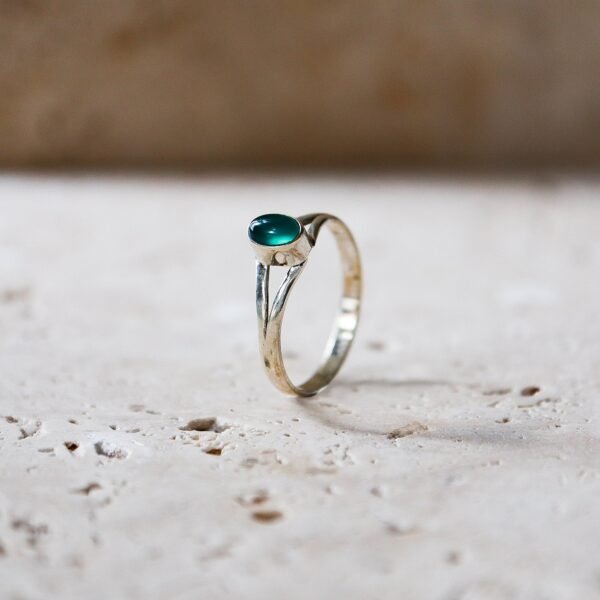 Kleiner grüner Onyx Ring mit ovalem Stein aus 925 Sterling Silber handgemacht – Bild 5
