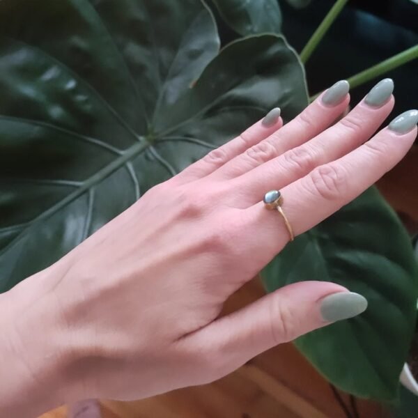 Feiner Labradorit Ring mit ovalem Stein handgemacht – Bild 5