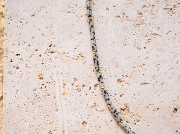 Perlenkette aus Dalmatiner Jaspis Säulen – gold oder silber – Bild 5