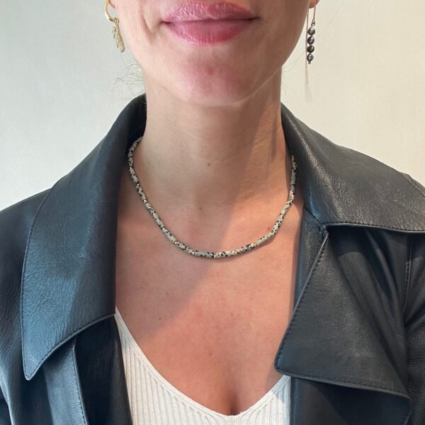 Perlenkette aus Dalmatiner Jaspis Säulen – gold oder silber – Bild 3
