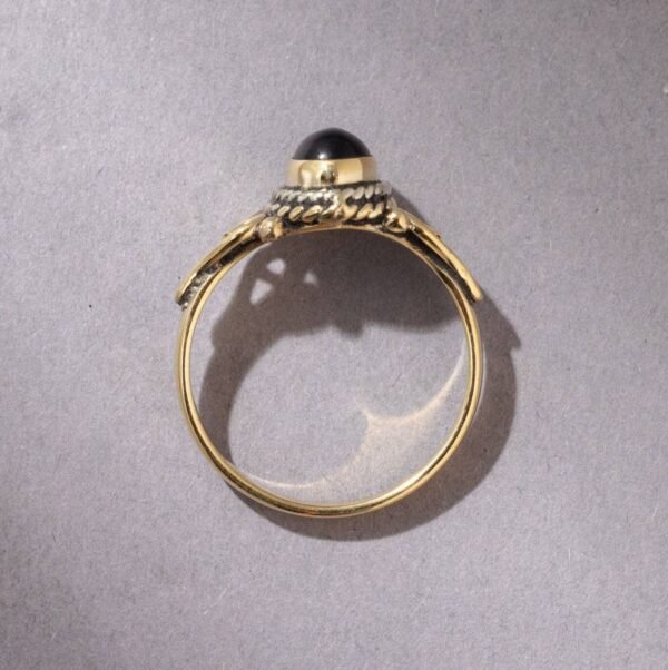 Schwarzer Onyx Ring mit ovalem Stein verspielt gold handgemacht – Bild 6
